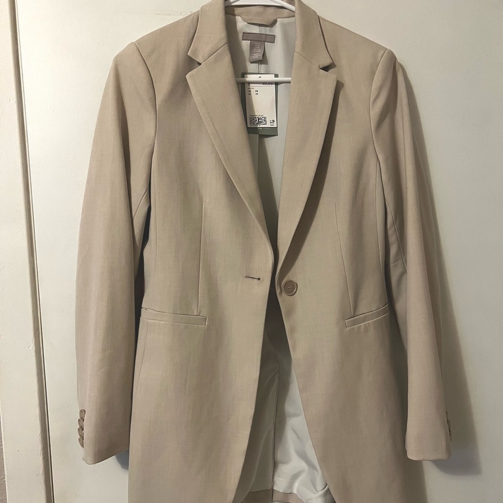 H&M cream women’s blazer
